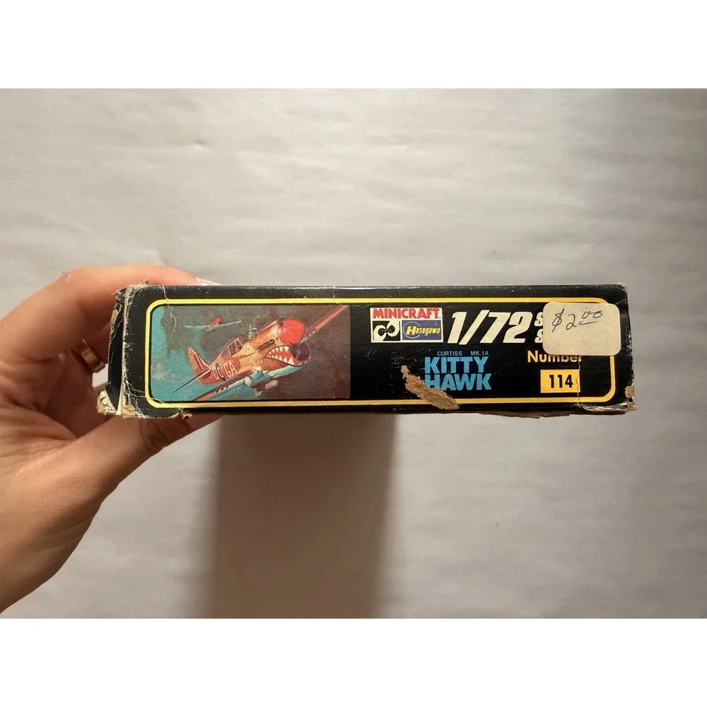 Vintage Minicraft Hasegawa 1/72 Curtiss Kitty Hawk Mk.1A Model Kit No. 114 Open